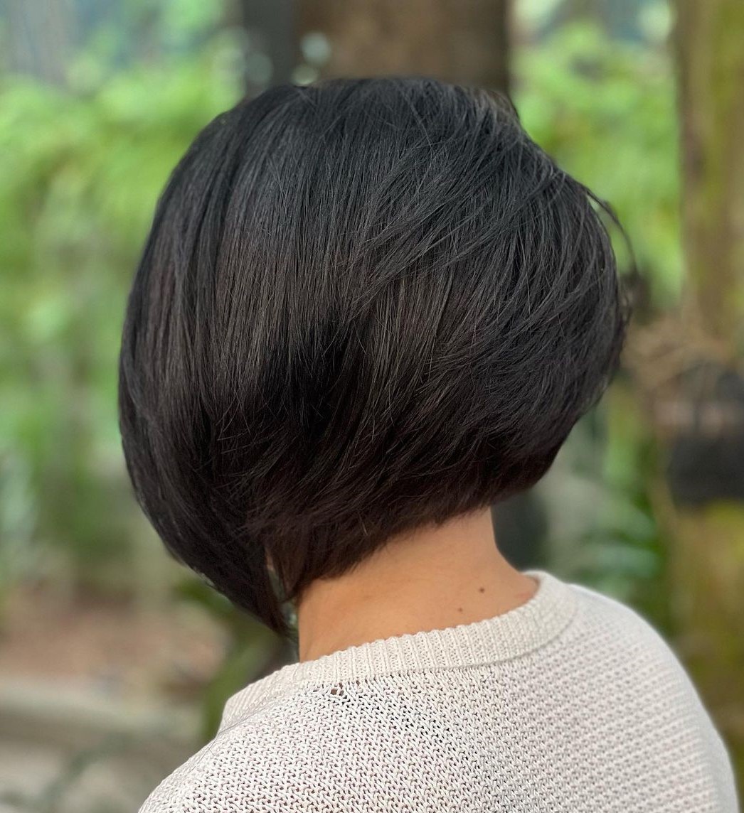 Chic Inverted Bob Haircut for Thick Hair