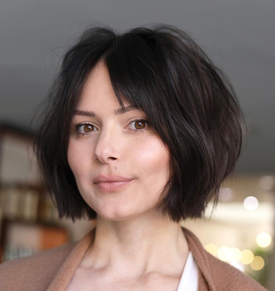 Short Textured Voluminous Bob Cut